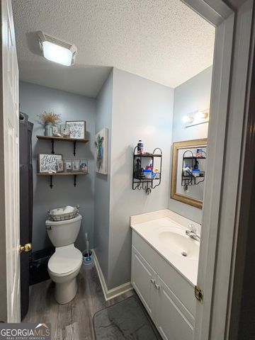 206 Southern Walk Circle, Gray, GA 31032