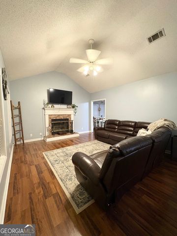 206 Southern Walk Circle, Gray, GA 31032