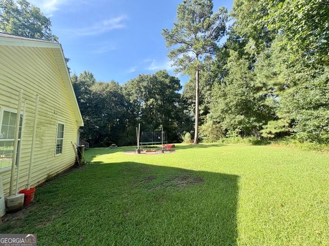 206 Southern Walk Circle, Gray, GA 31032