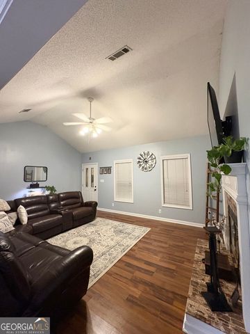 206 Southern Walk Circle, Gray, GA 31032