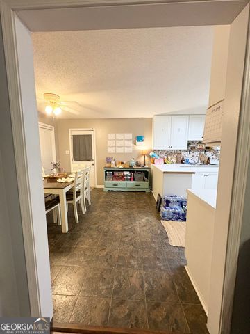 206 Southern Walk Circle, Gray, GA 31032
