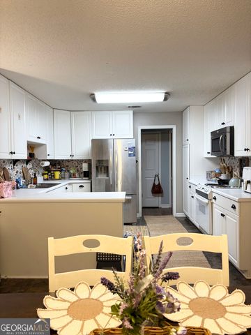 206 Southern Walk Circle, Gray, GA 31032