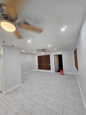 2030 SW 41st Avenue 3, Fort Lauderdale, FL 33317