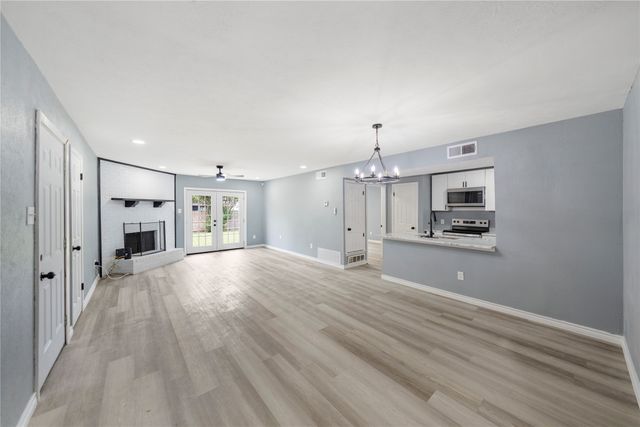 2517 Clearwood Drive, Arlington, TX 76014