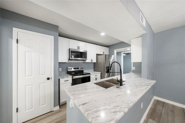 2517 Clearwood Drive, Arlington, TX 76014