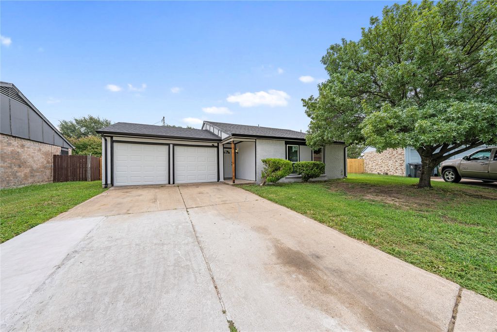 2517 Clearwood Drive, Arlington, TX 76014