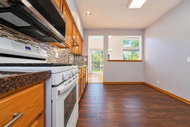 1932 BLACKBERRY Lane, Hoffman Estates, IL 60169