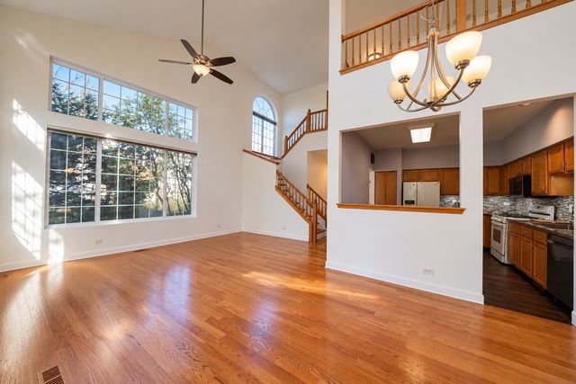 1932 BLACKBERRY Lane, Hoffman Estates, IL 60169