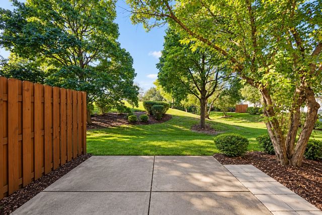 1932 BLACKBERRY Lane, Hoffman Estates, IL 60169