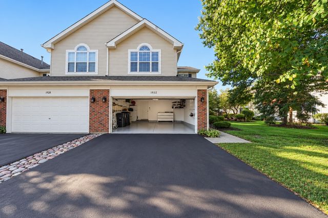 1932 BLACKBERRY Lane, Hoffman Estates, IL 60169