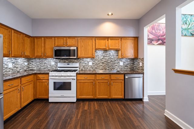 1932 BLACKBERRY Lane, Hoffman Estates, IL 60169
