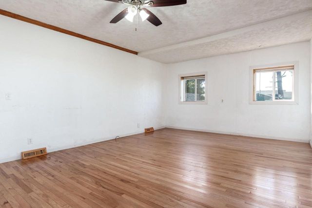 2425 S Oakhill Avenue, Janesville, WI 53546