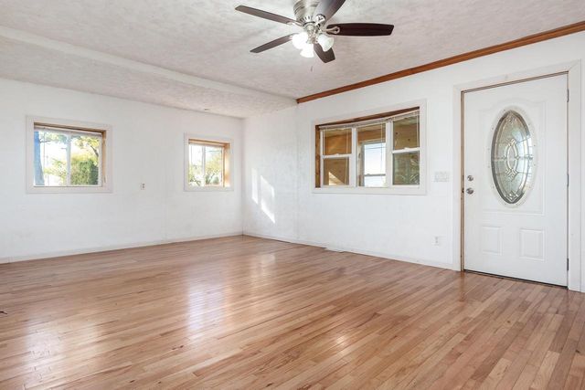 2425 S Oakhill Avenue, Janesville, WI 53546