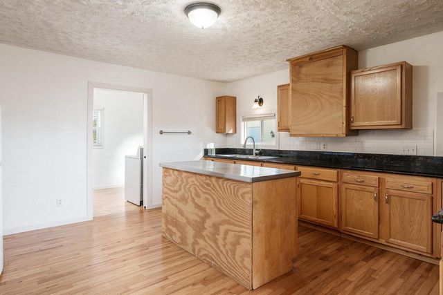 2425 S Oakhill Avenue, Janesville, WI 53546