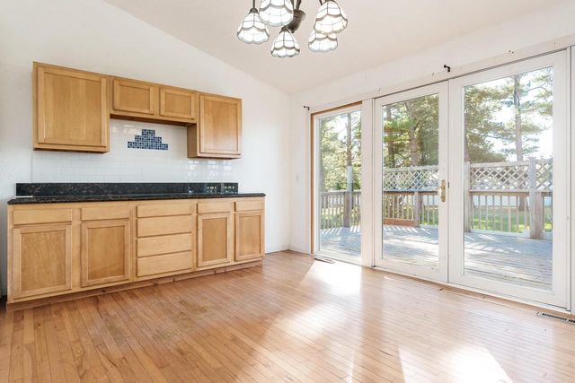 2425 S Oakhill Avenue, Janesville, WI 53546