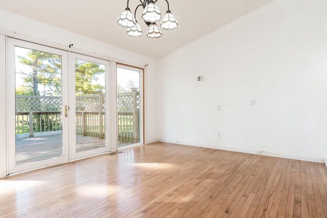 2425 S Oakhill Avenue, Janesville, WI 53546