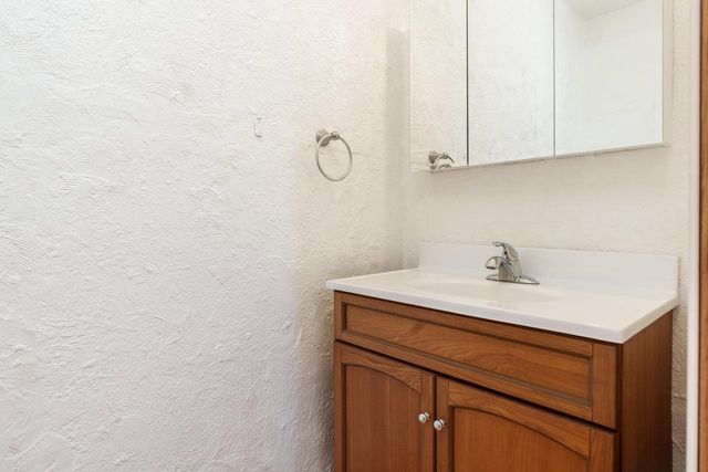 2425 S Oakhill Avenue, Janesville, WI 53546