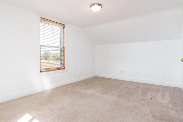 2425 S Oakhill Avenue, Janesville, WI 53546