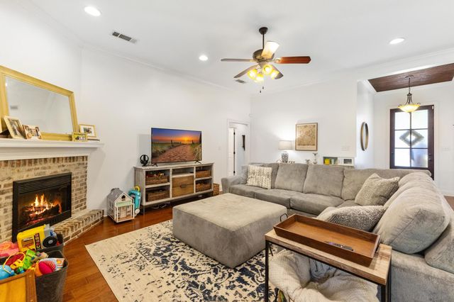 92 Creedmoor, Hattiesburg, MS 39402