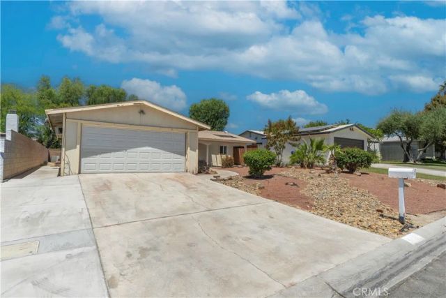 43401 Virginia, Palm Desert, CA 92211