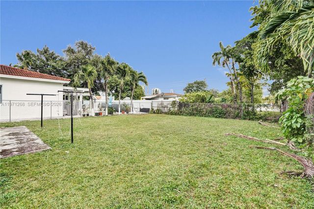 831 NW 21st Ct, Miami, FL 33125