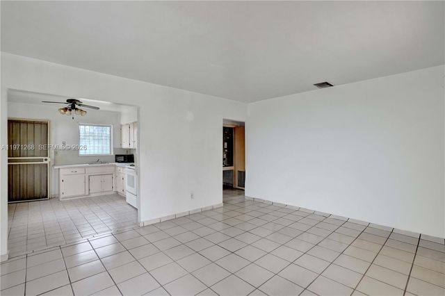 831 NW 21st Ct, Miami, FL 33125