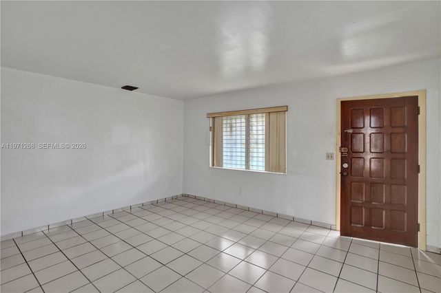 831 NW 21st Ct, Miami, FL 33125