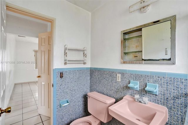 831 NW 21st Ct, Miami, FL 33125