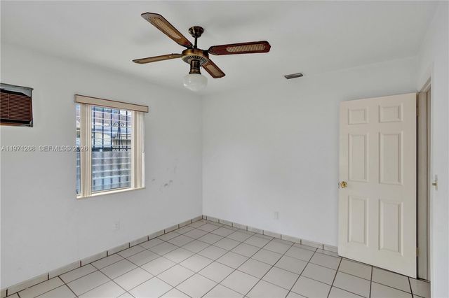 831 NW 21st Ct, Miami, FL 33125