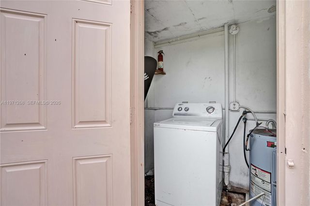 831 NW 21st Ct, Miami, FL 33125