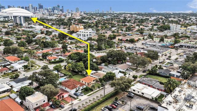 831 NW 21st Ct, Miami, FL 33125