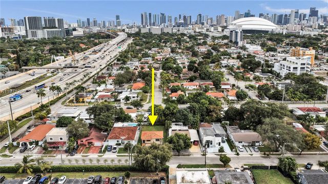 831 NW 21st Ct, Miami, FL 33125