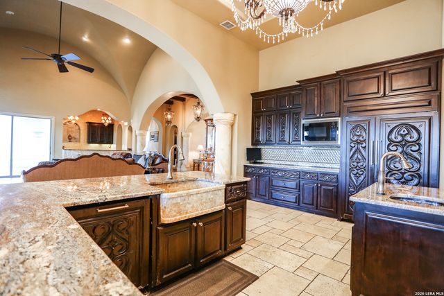 15530 Spur Clip, Helotes, TX 78023