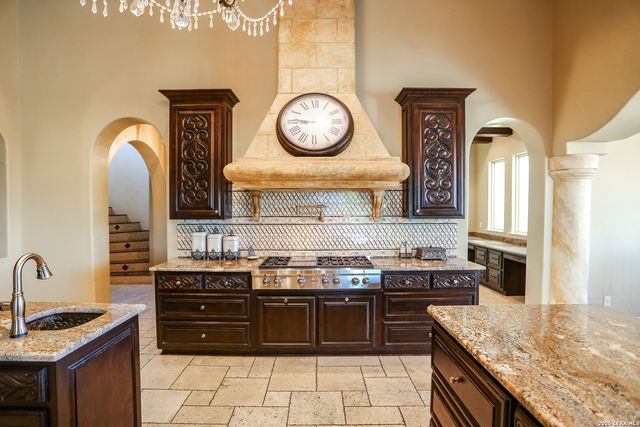 15530 Spur Clip, Helotes, TX 78023