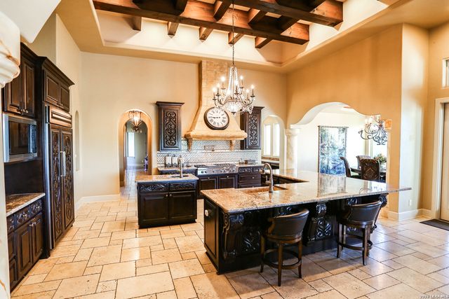 15530 Spur Clip, Helotes, TX 78023