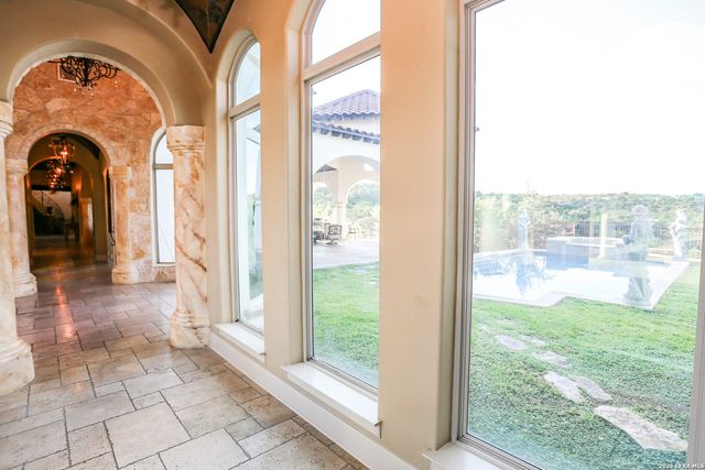 15530 Spur Clip, Helotes, TX 78023
