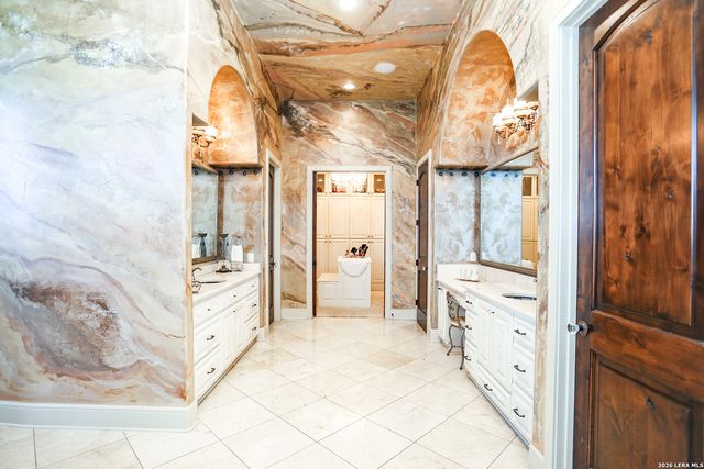 15530 Spur Clip, Helotes, TX 78023
