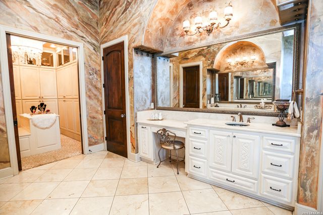 15530 Spur Clip, Helotes, TX 78023