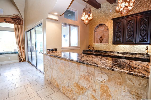 15530 Spur Clip, Helotes, TX 78023