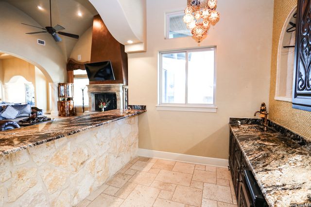 15530 Spur Clip, Helotes, TX 78023