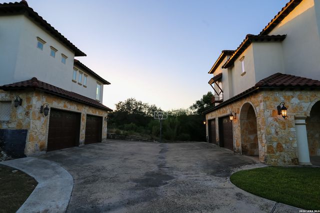 15530 Spur Clip, Helotes, TX 78023