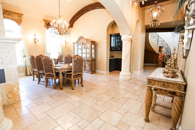 15530 Spur Clip, Helotes, TX 78023