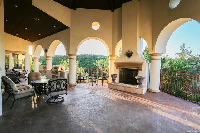 15530 Spur Clip, Helotes, TX 78023