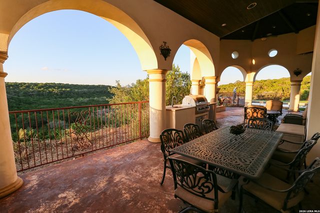 15530 Spur Clip, Helotes, TX 78023