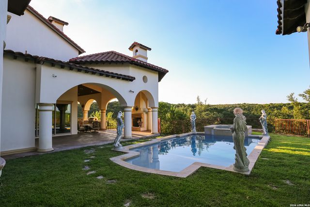 15530 Spur Clip, Helotes, TX 78023