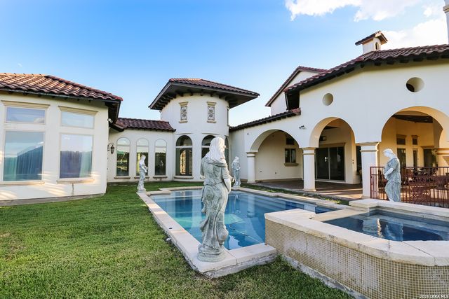 15530 Spur Clip, Helotes, TX 78023