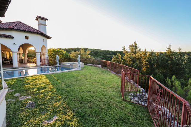 15530 Spur Clip, Helotes, TX 78023