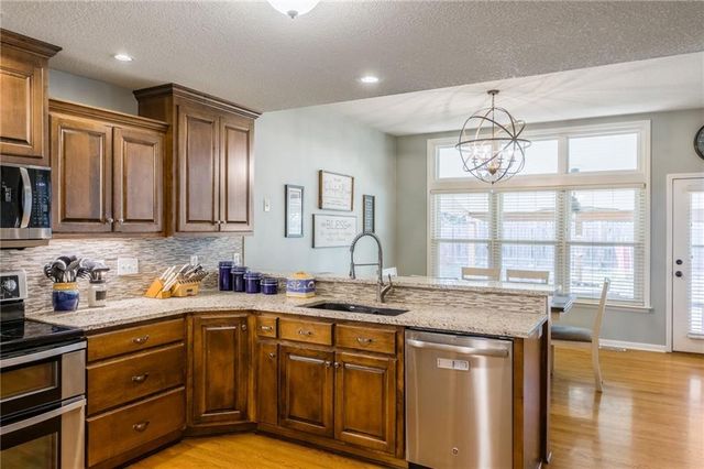 3764 SW Boulder Drive, Lee's Summit, MO 64082