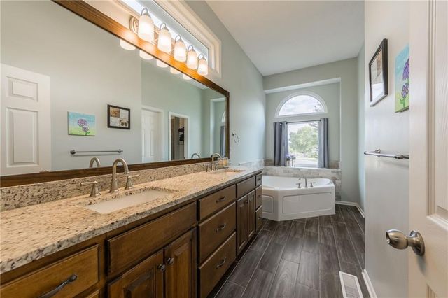 3764 SW Boulder Drive, Lee's Summit, MO 64082