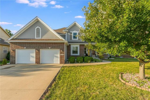 3764 SW Boulder Drive, Lee's Summit, MO 64082